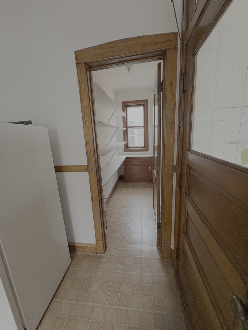 4049 N Troy Street, Chicago, IL 60618