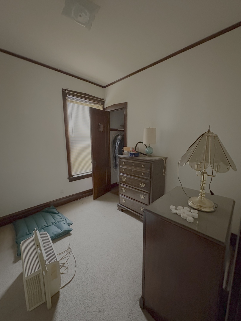 4049 N Troy Street, Chicago, IL 60618