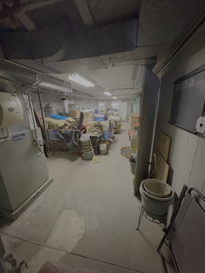 4049 N Troy Street, Chicago, IL 60618