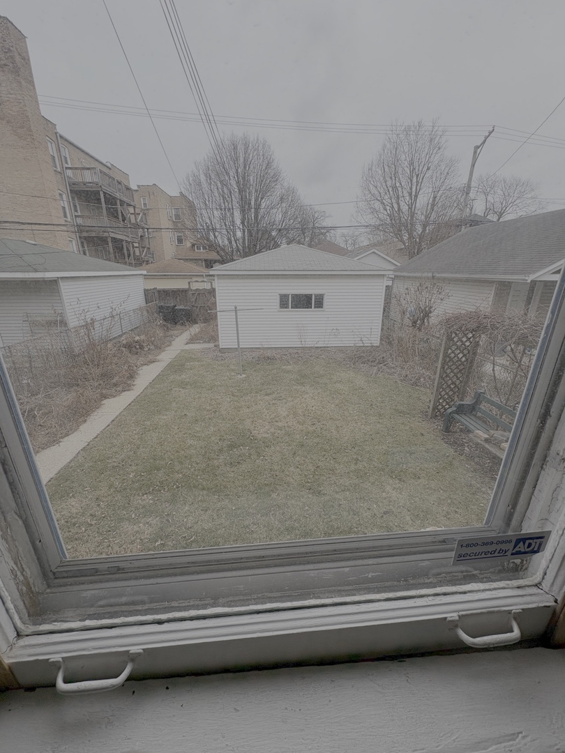 4049 N Troy Street, Chicago, IL 60618