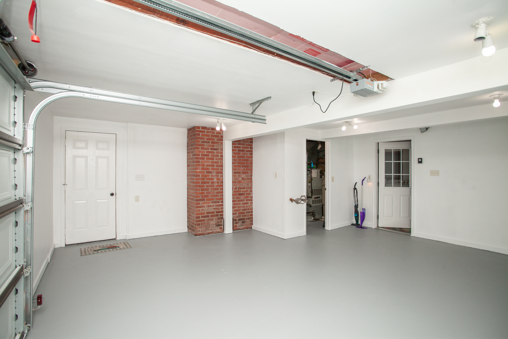 1114 E Lafayette Street, Bloomington, IL 61701