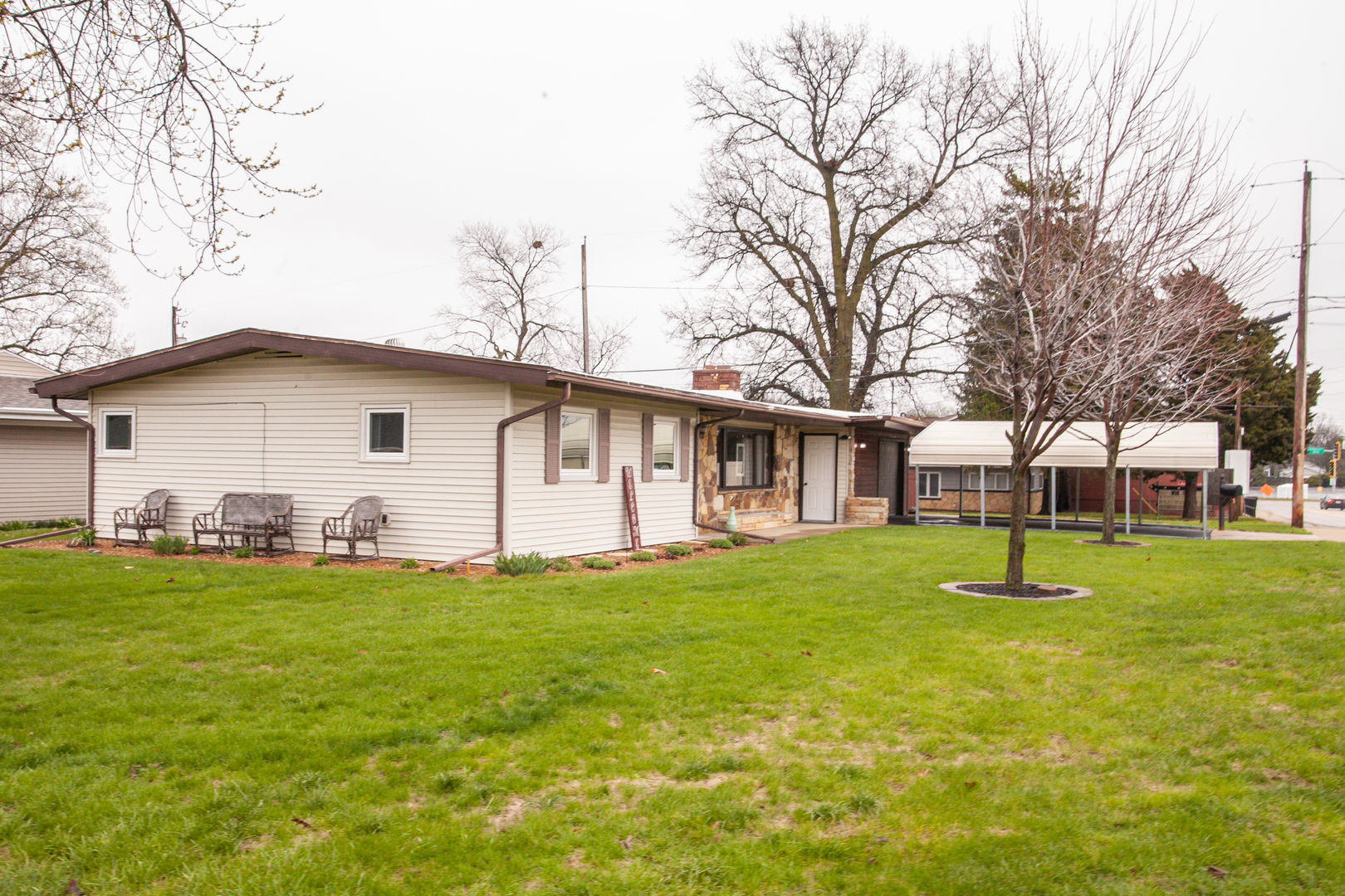 1114 E Lafayette Street, Bloomington, IL 61701