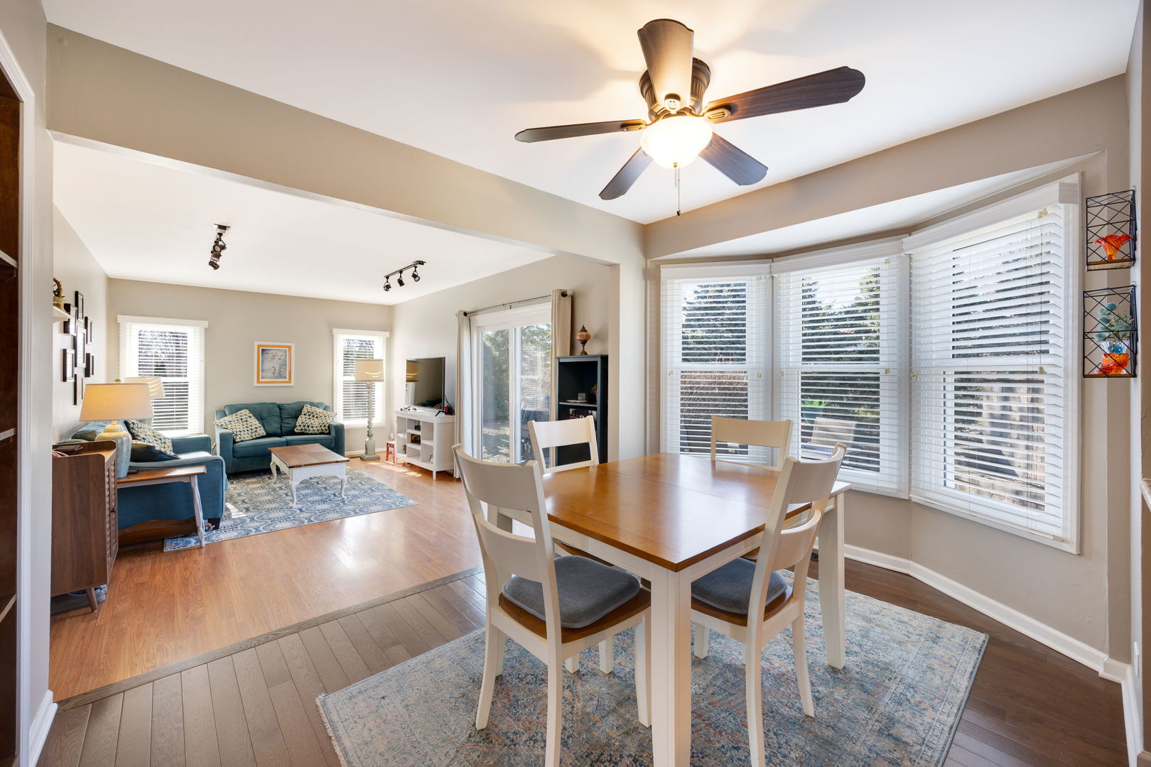 2305 Hartford Court, Naperville, IL 60565