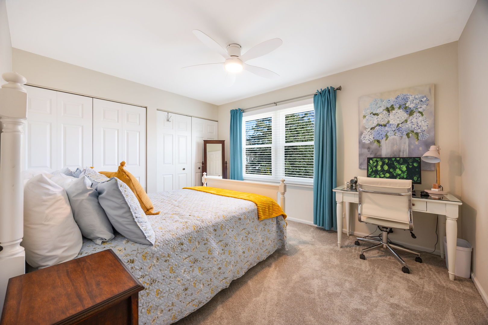 2305 Hartford Court, Naperville, IL 60565