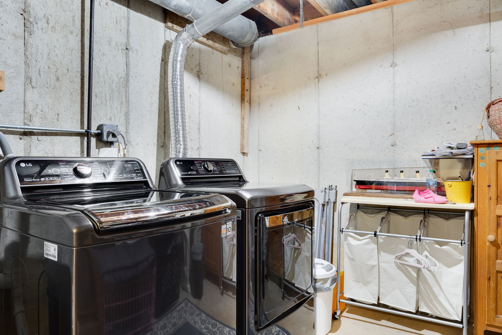 2305 Hartford Court, Naperville, IL 60565