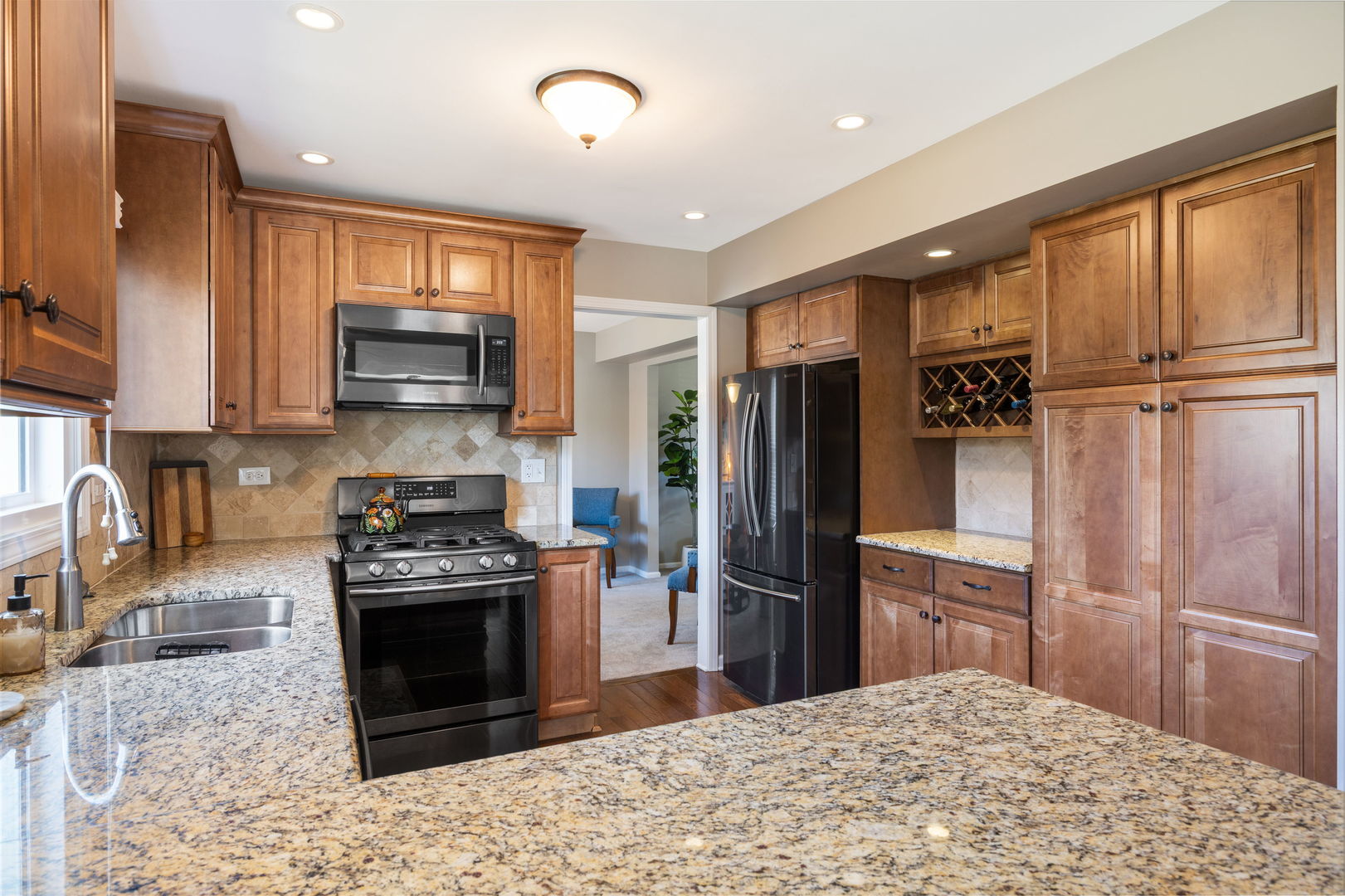 2305 Hartford Court, Naperville, IL 60565