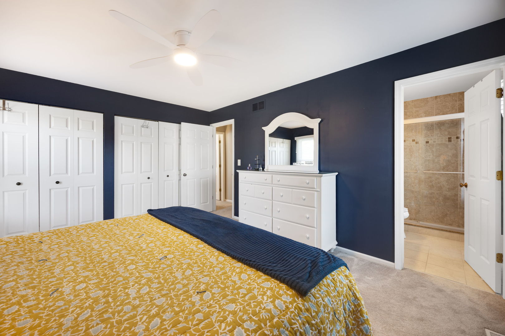 2305 Hartford Court, Naperville, IL 60565