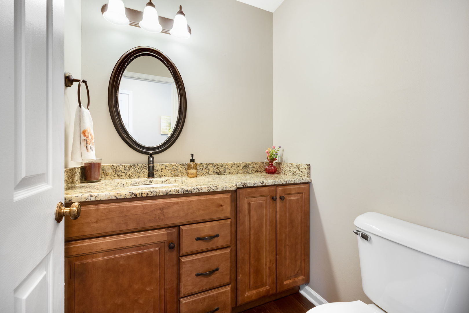 2305 Hartford Court, Naperville, IL 60565