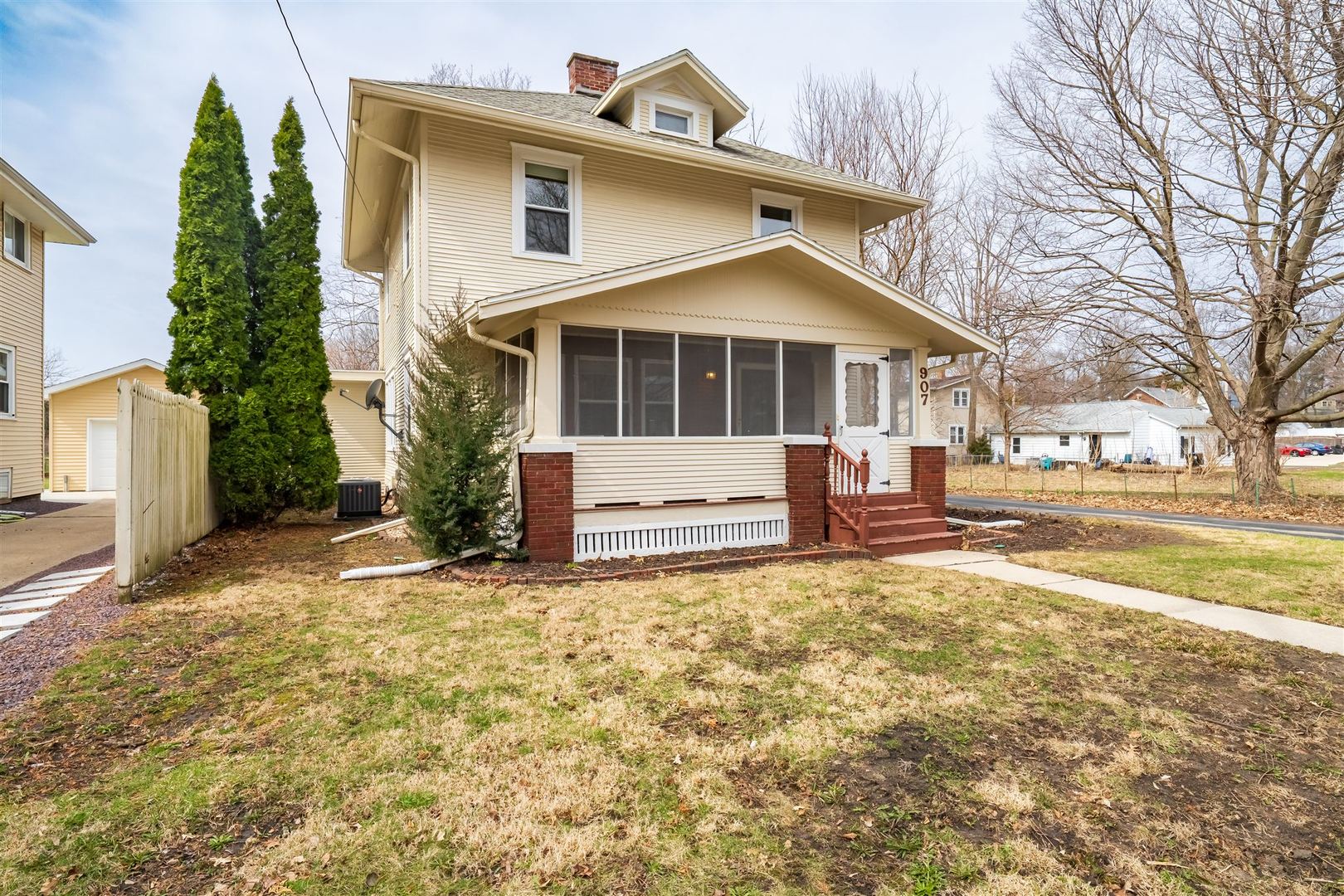 907 S Fell Avenue, Normal, IL 61761