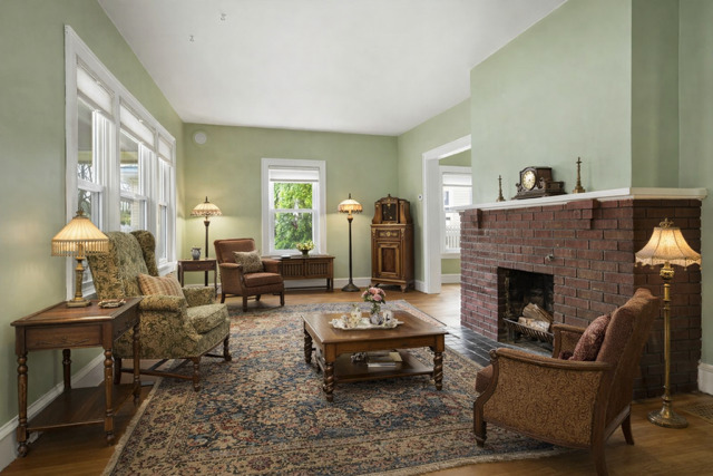 907 S Fell Avenue, Normal, IL 61761