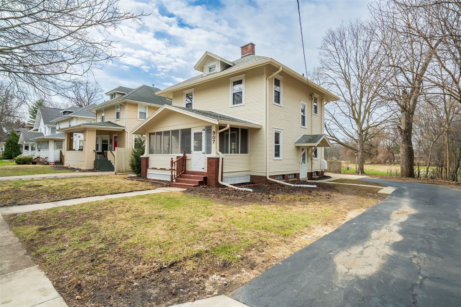 907 S Fell Avenue, Normal, IL 61761