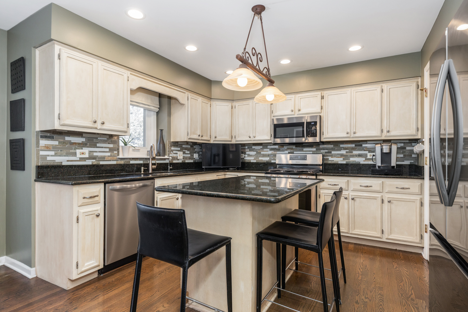 2347 Wilmington Court, Naperville, IL 60565