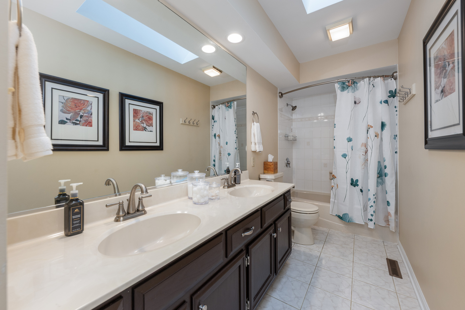 2347 Wilmington Court, Naperville, IL 60565