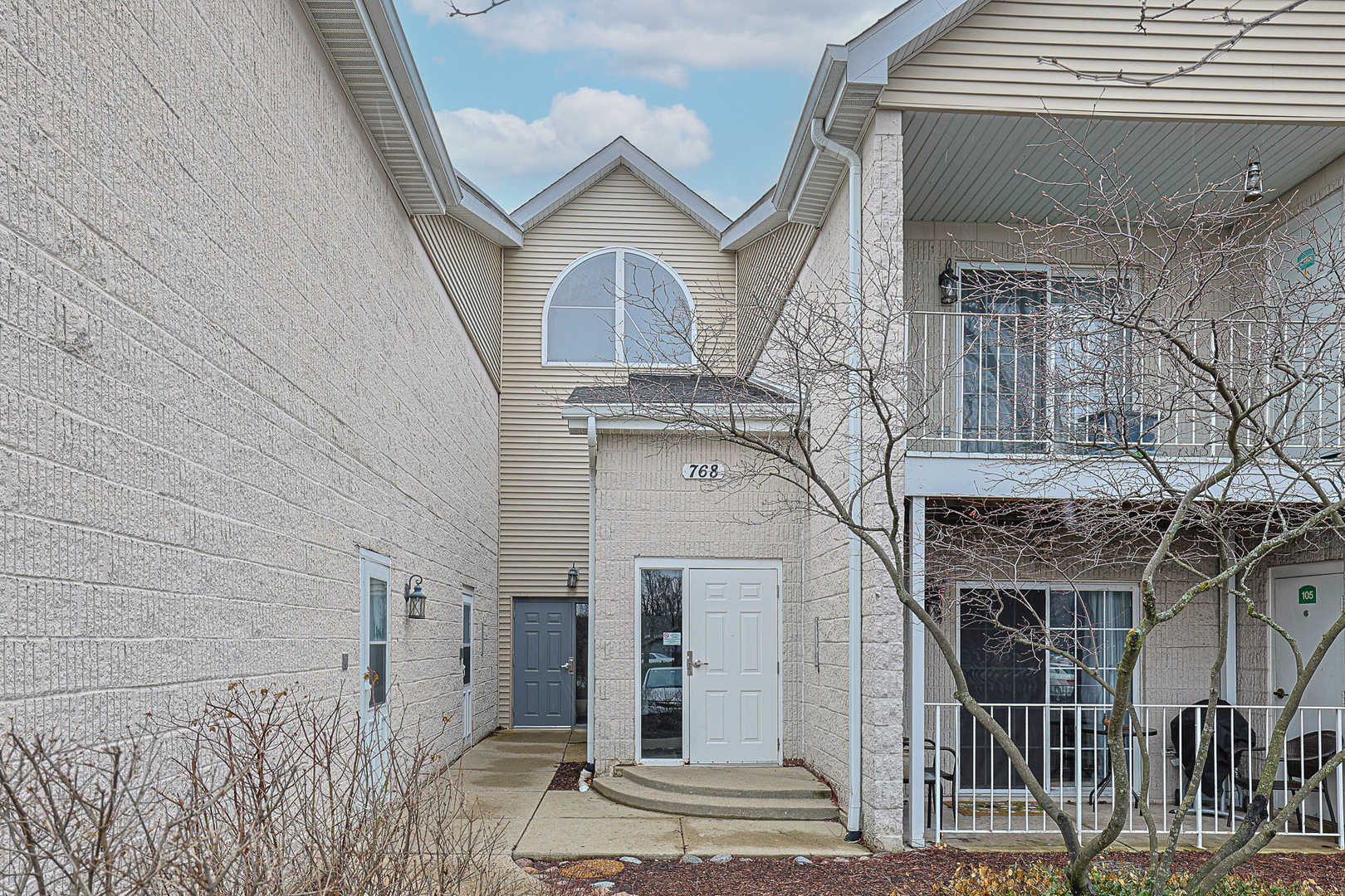 768 N Gary Avenue #103, Carol Stream, IL 60188