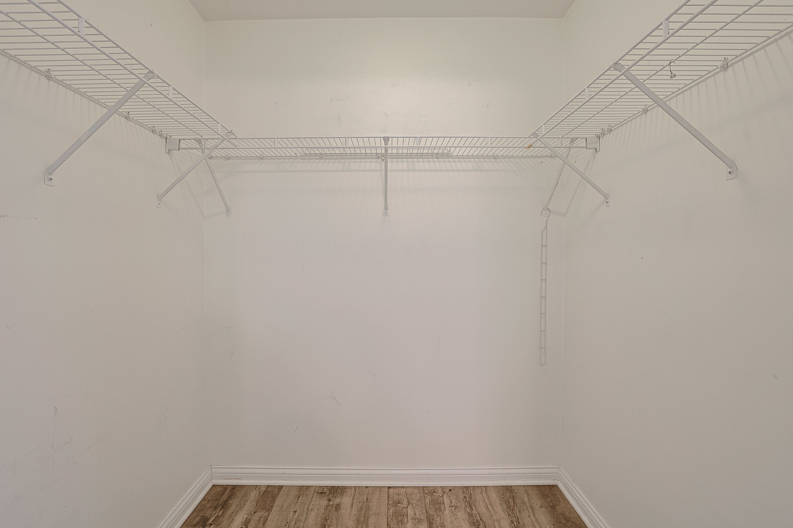 768 N Gary Avenue #103, Carol Stream, IL 60188