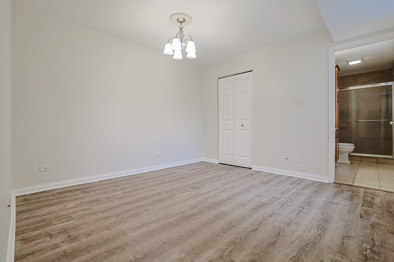 768 N Gary Avenue #103, Carol Stream, IL 60188