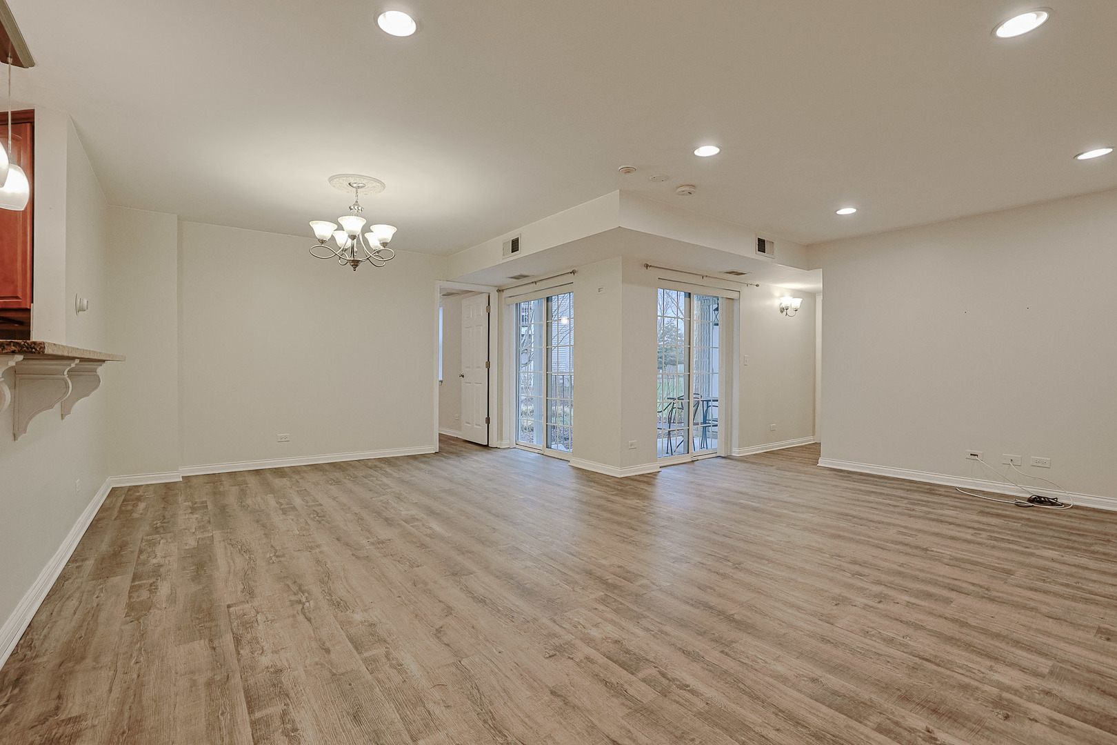 768 N Gary Avenue #103, Carol Stream, IL 60188