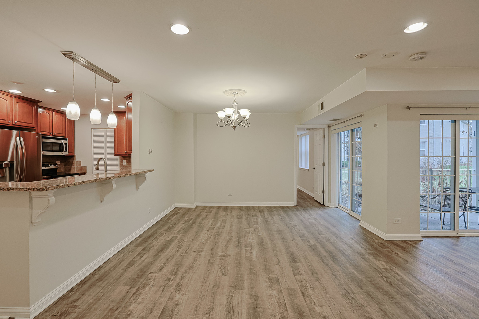 768 N Gary Avenue #103, Carol Stream, IL 60188