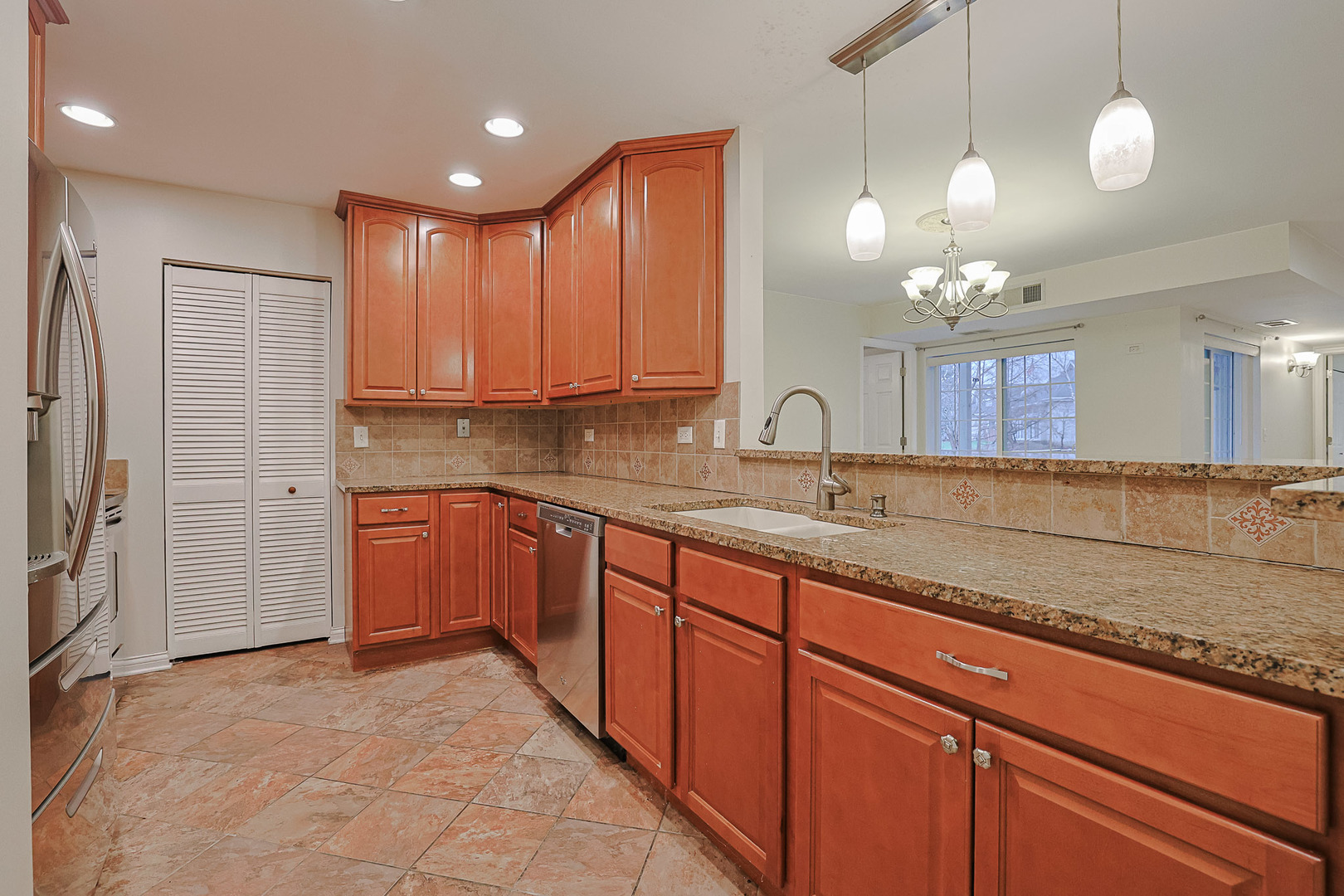 768 N Gary Avenue #103, Carol Stream, IL 60188