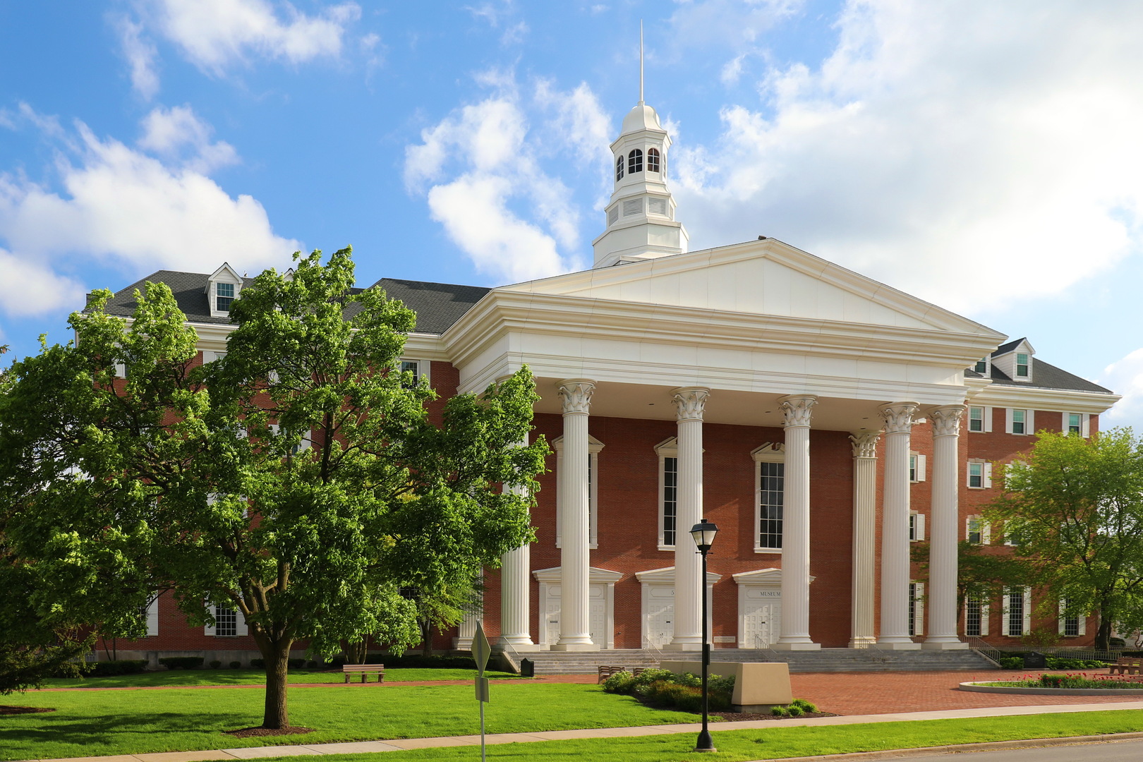 24 Winners Cup Circle, Wheaton, IL 60189