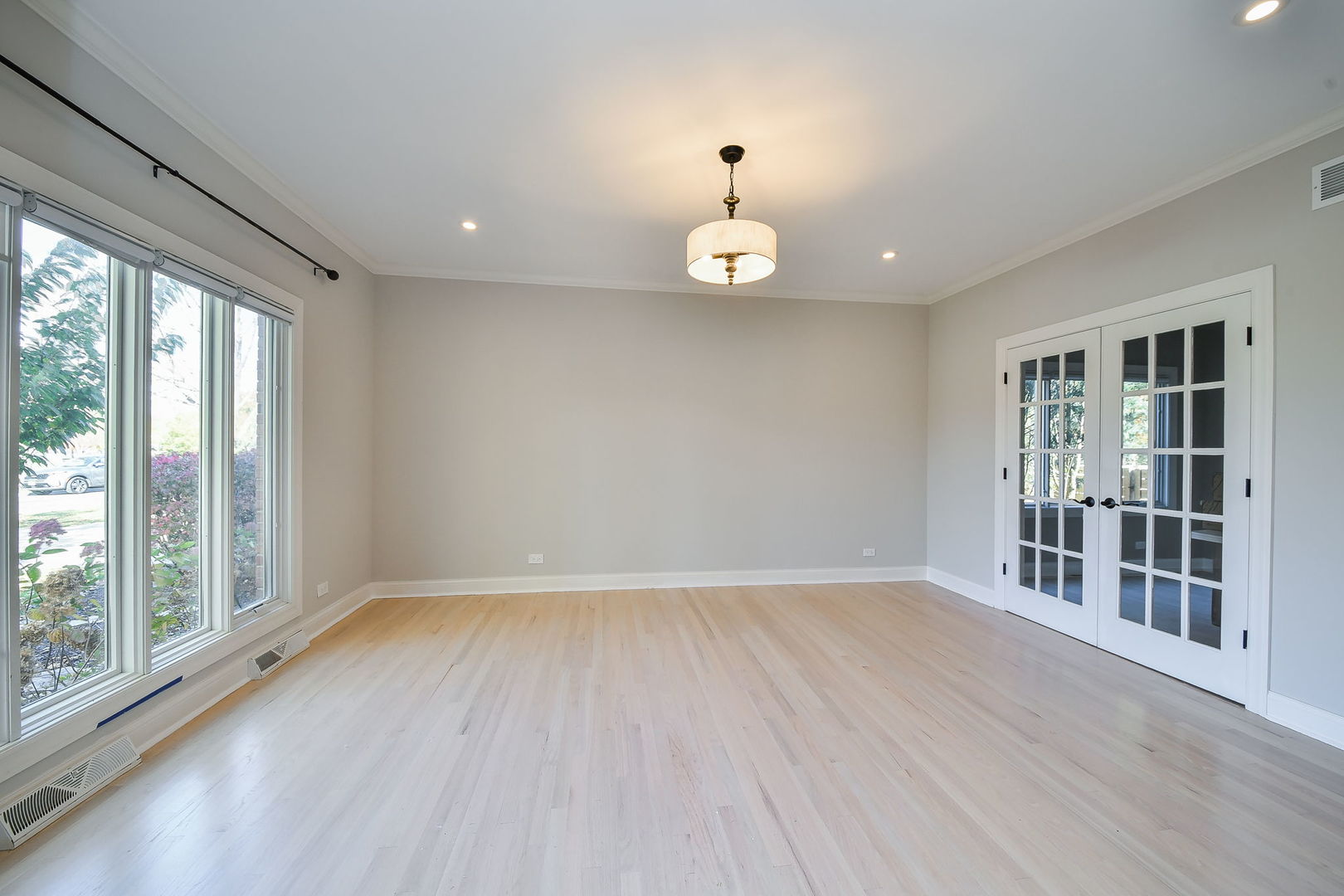 24 Winners Cup Circle, Wheaton, IL 60189