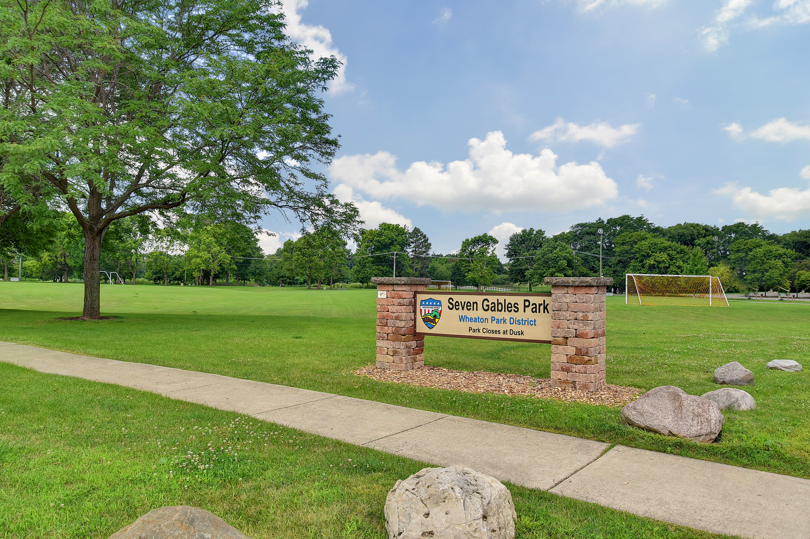 24 Winners Cup Circle, Wheaton, IL 60189