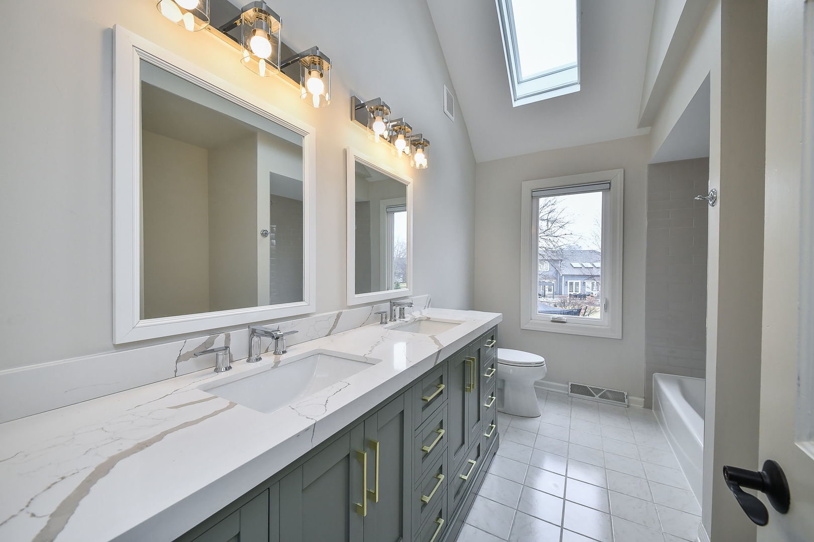 24 Winners Cup Circle, Wheaton, IL 60189