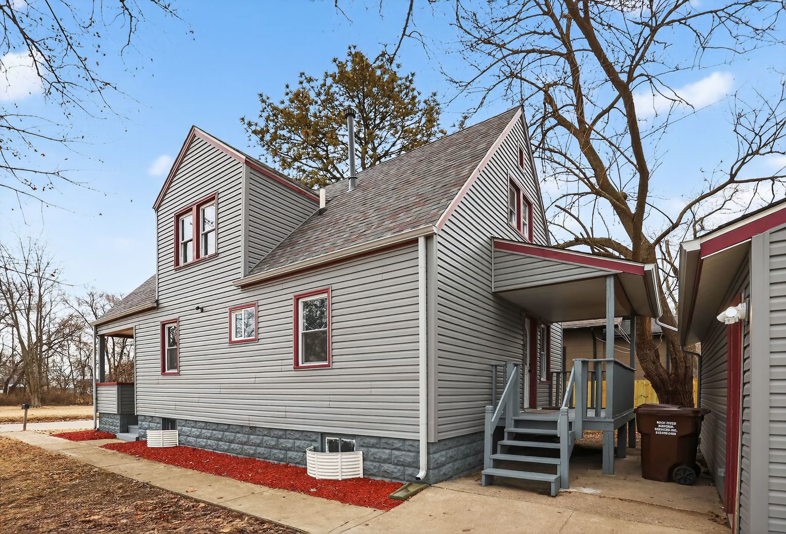 601 S Henrietta Avenue, Rockford, IL 61102