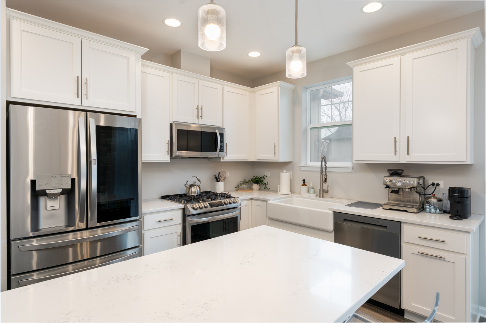 40 Woodmoor Court, Lombard, IL 60148