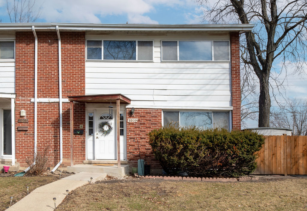 8000 W Lyons Street, Niles, IL 60714