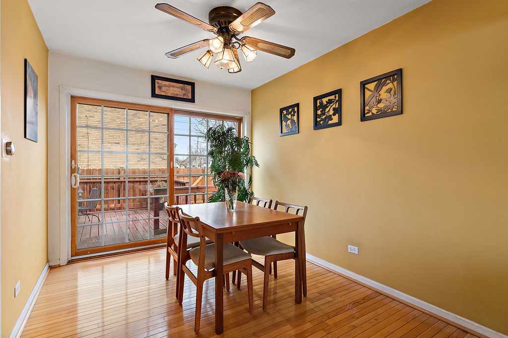 8000 W Lyons Street, Niles, IL 60714