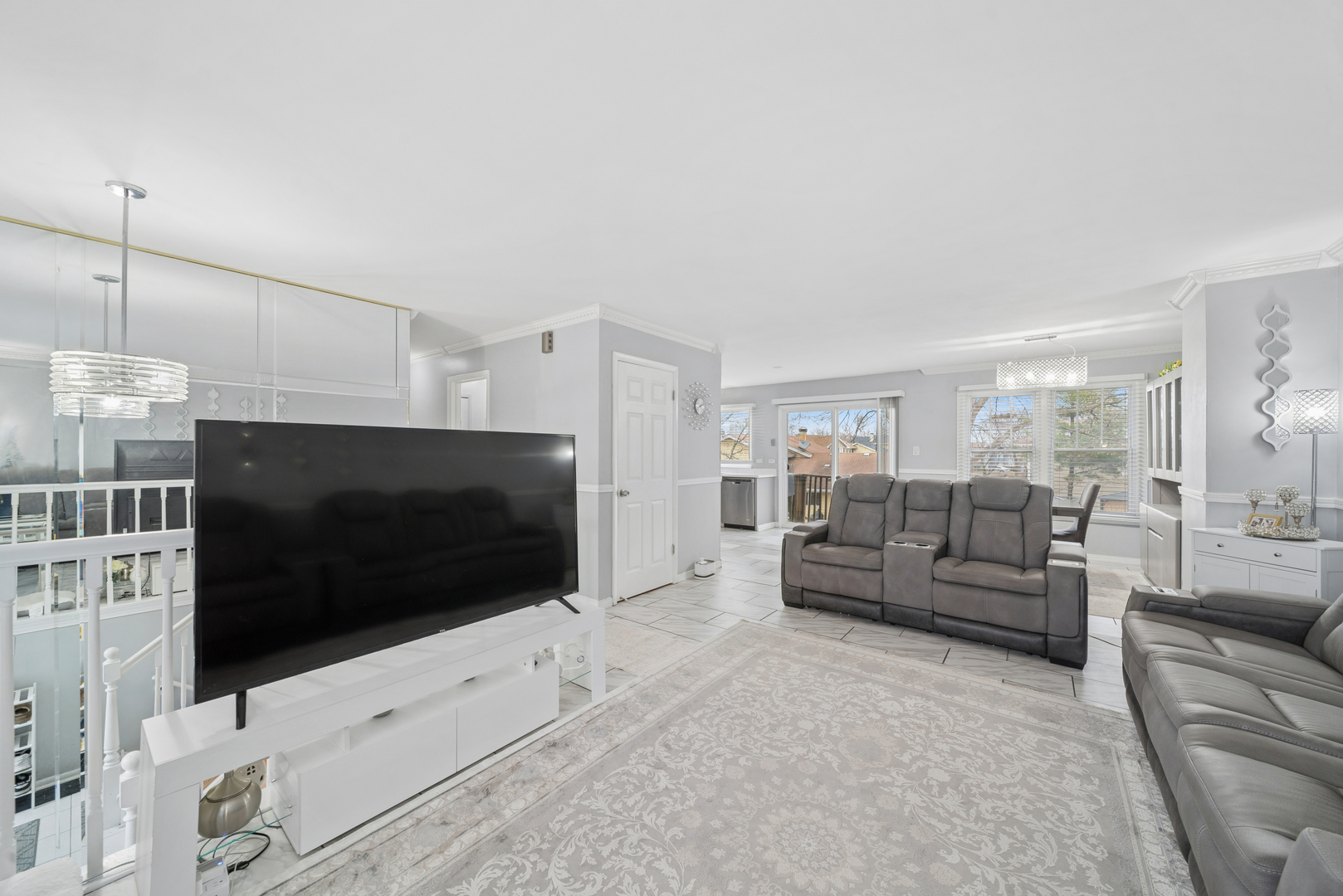 2421 Royal Drive #1, Lombard, IL 60148