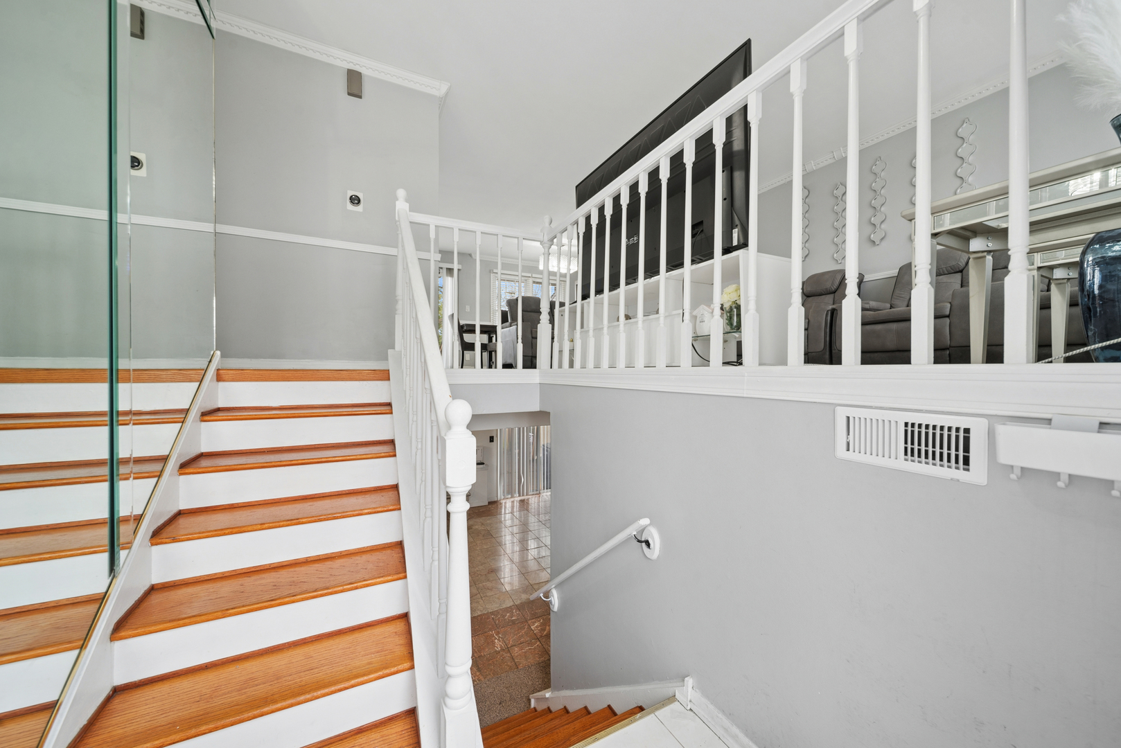 2421 Royal Drive #1, Lombard, IL 60148