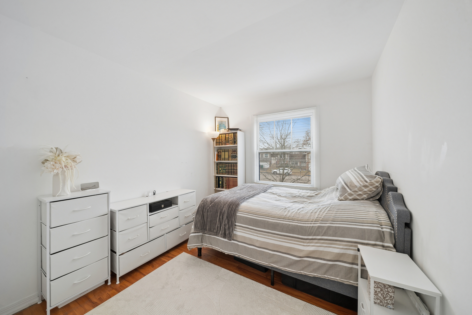 2421 Royal Drive #1, Lombard, IL 60148