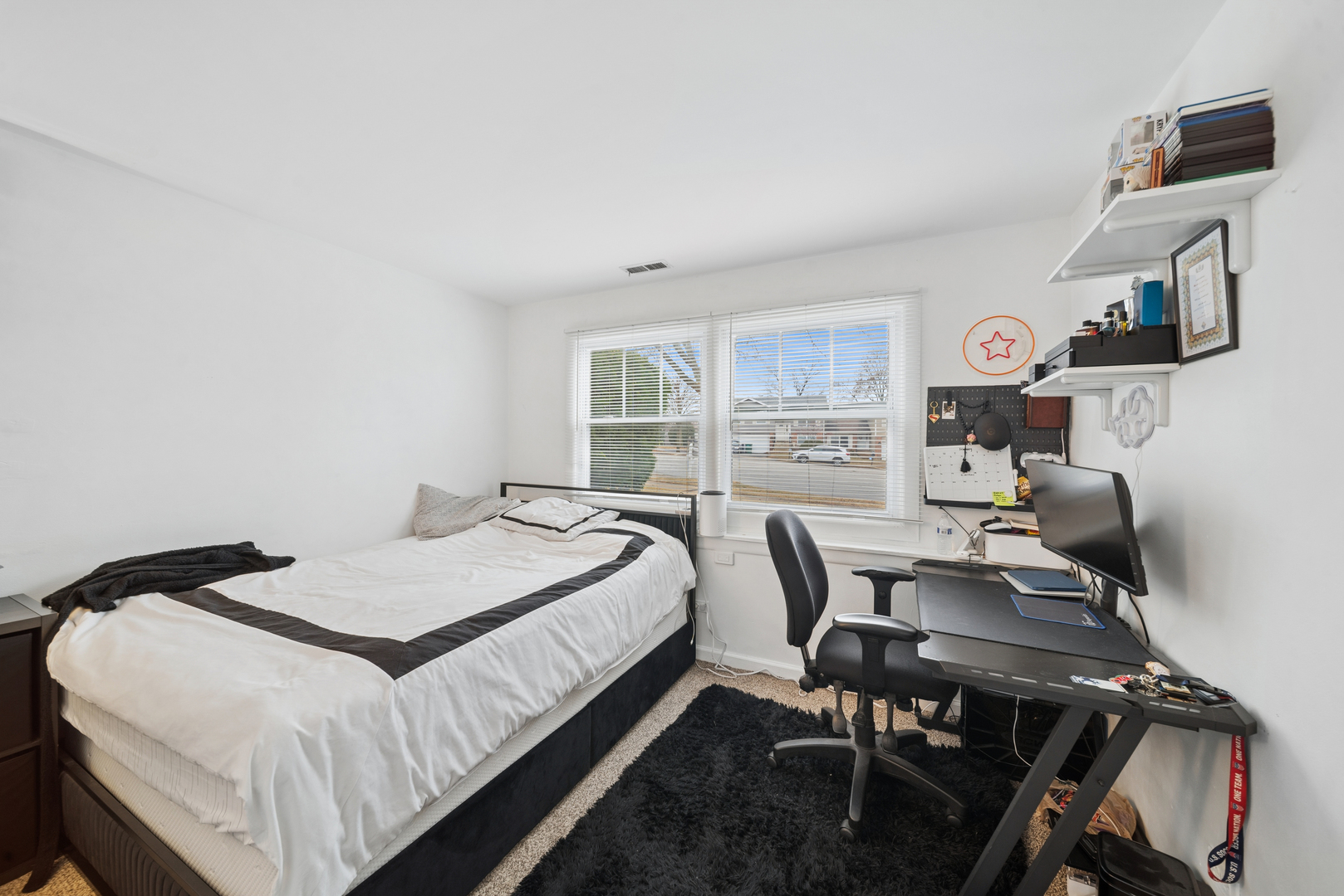 2421 Royal Drive #1, Lombard, IL 60148