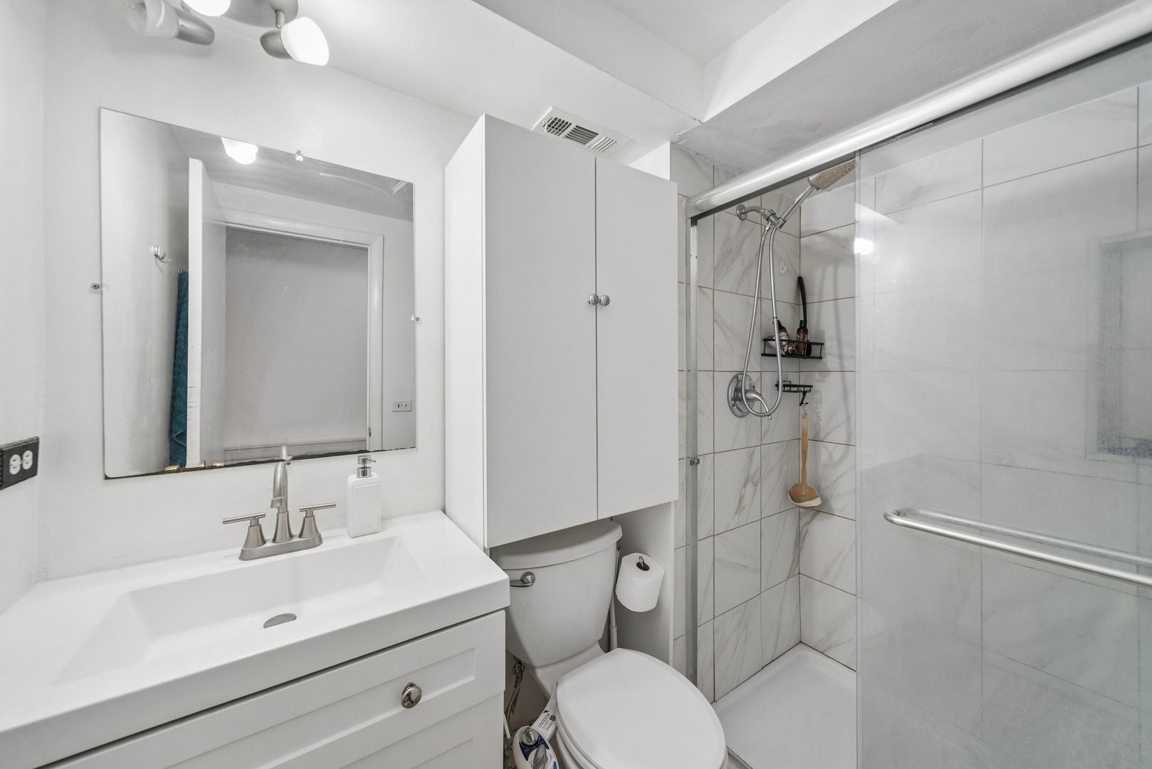 2421 Royal Drive #1, Lombard, IL 60148