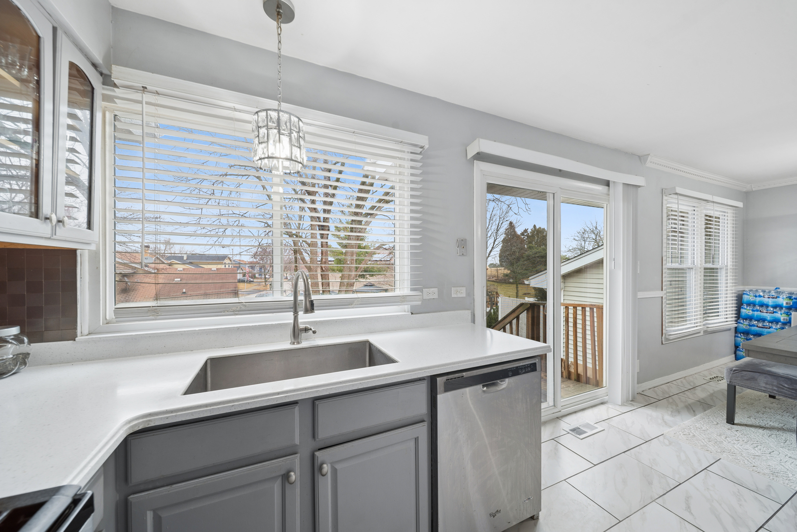 2421 Royal Drive #1, Lombard, IL 60148