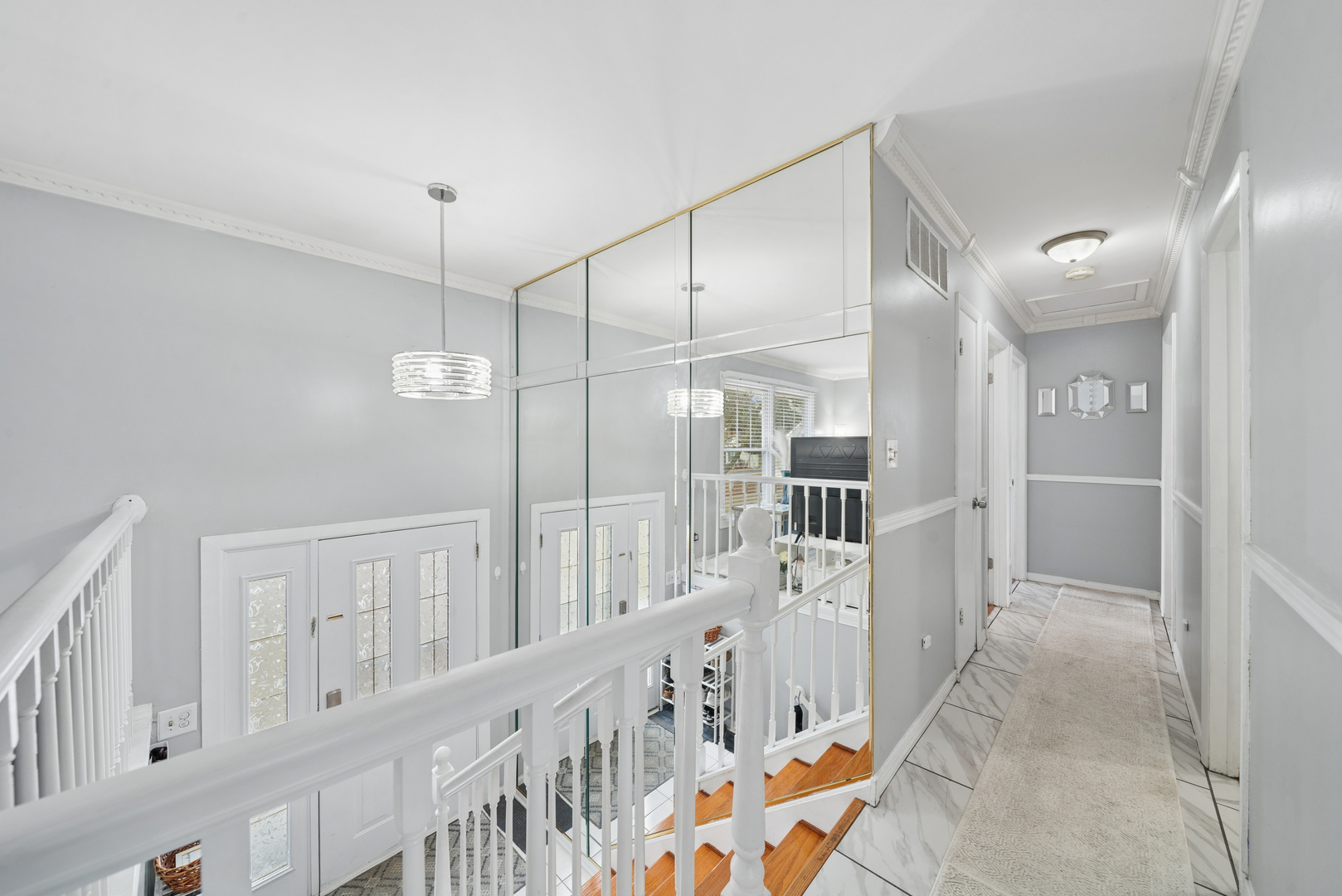 2421 Royal Drive #1, Lombard, IL 60148