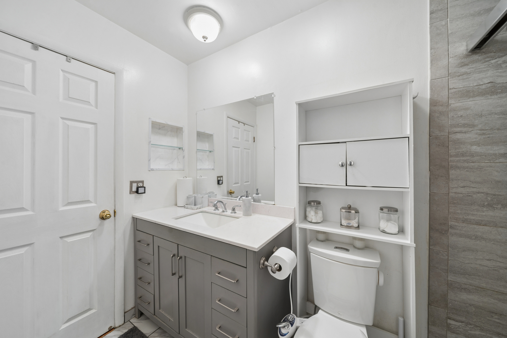 2421 Royal Drive #1, Lombard, IL 60148