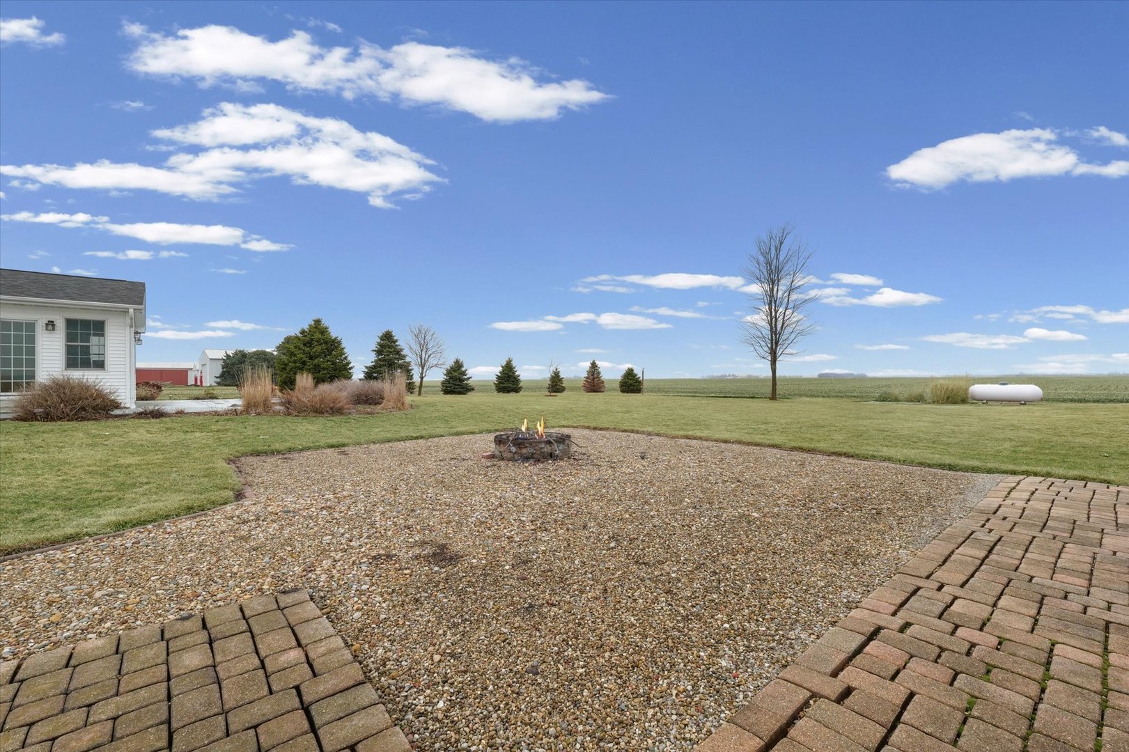 540 E 50n Road, Gibson City, IL 60936