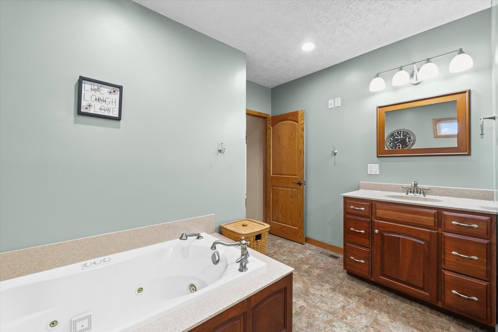 540 E 50n Road, Gibson City, IL 60936