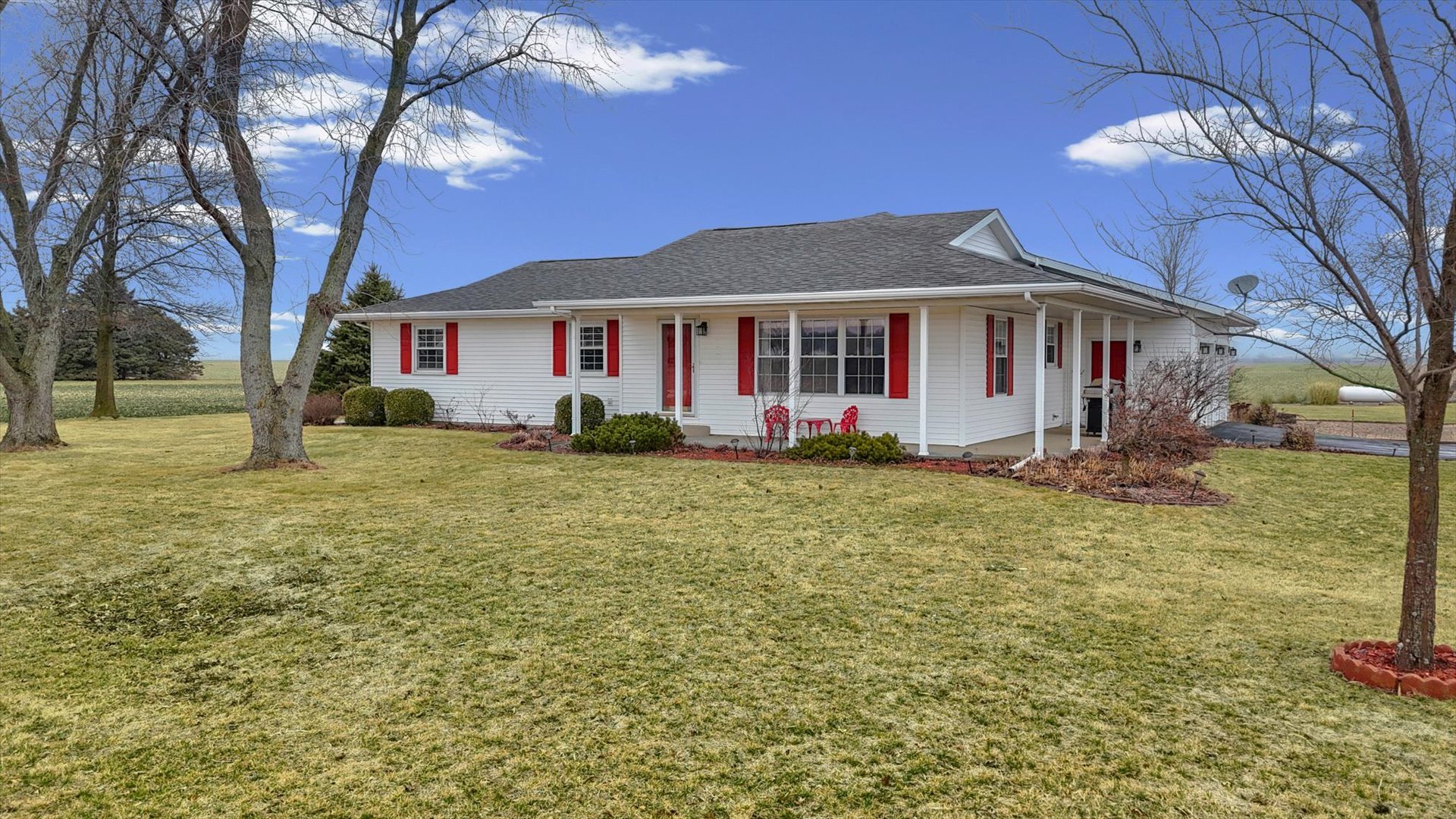 540 E 50n Road, Gibson City, IL 60936