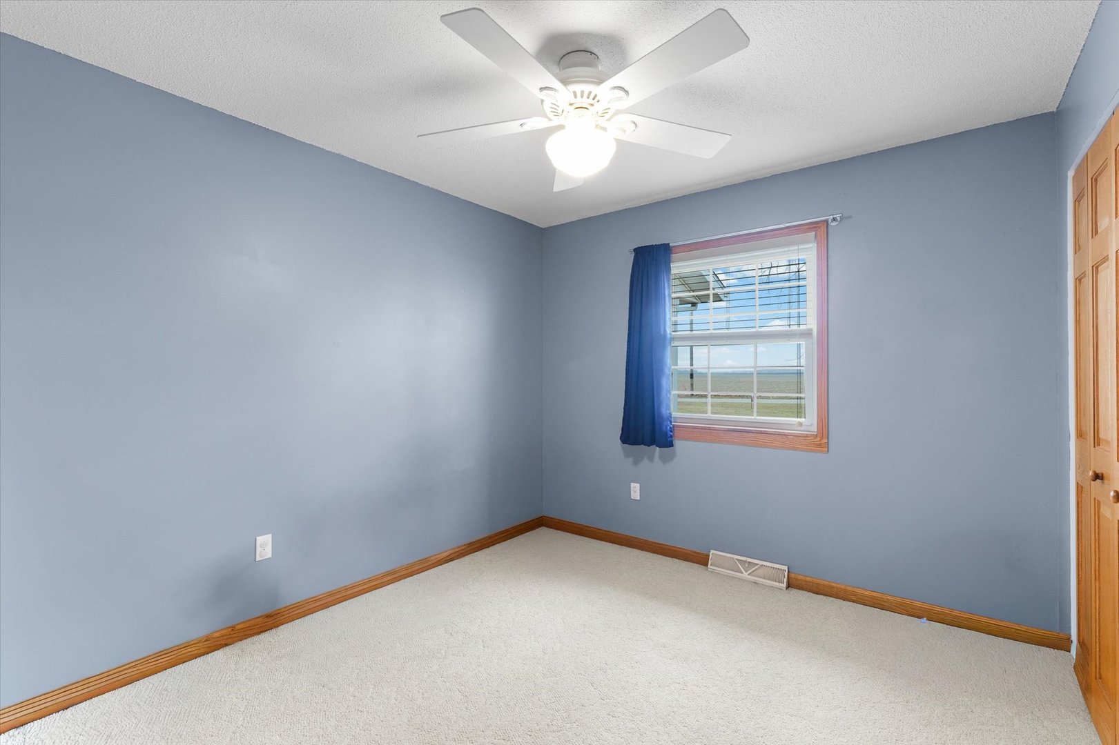 540 E 50n Road, Gibson City, IL 60936