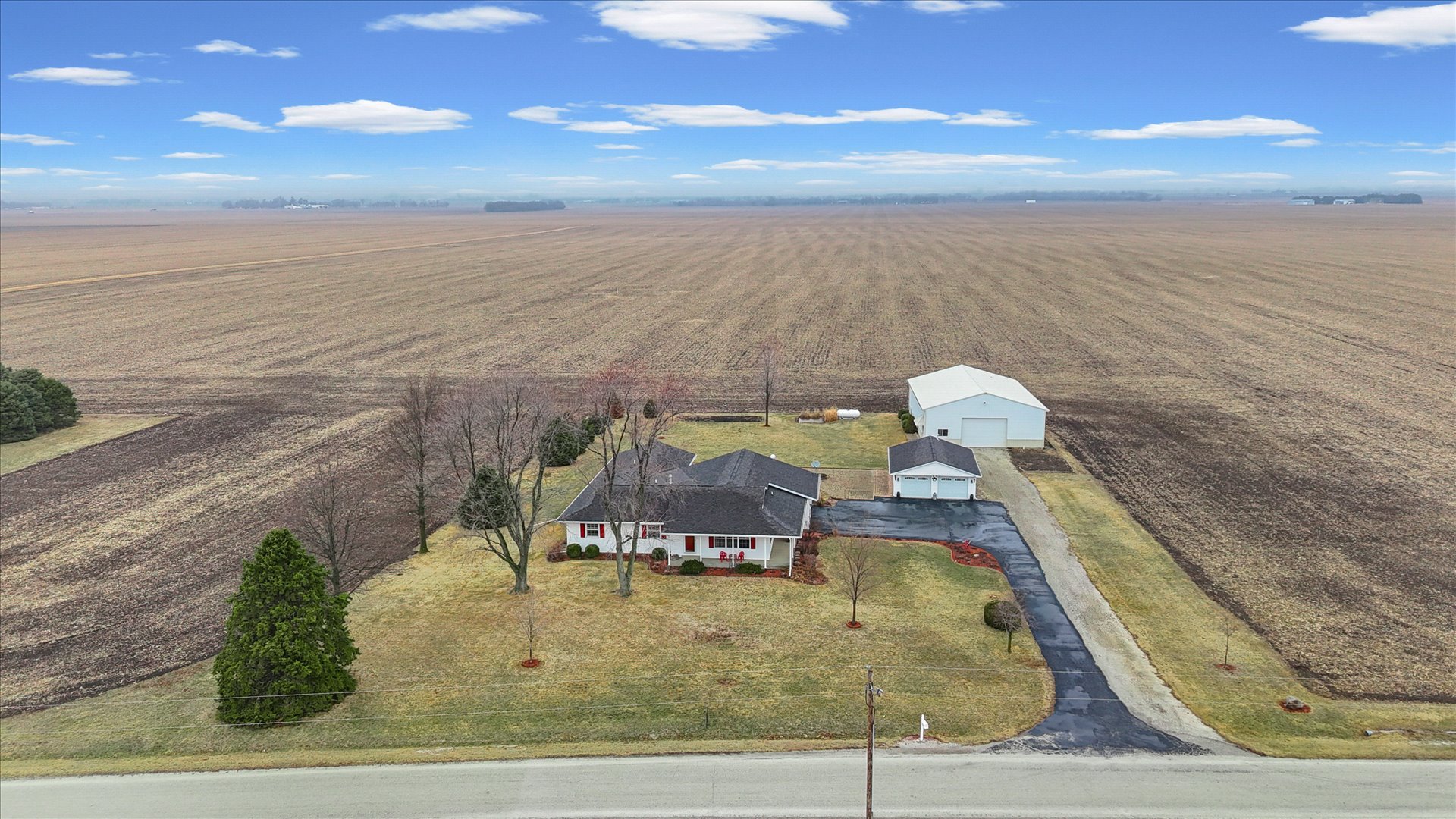 540 E 50n Road, Gibson City, IL 60936