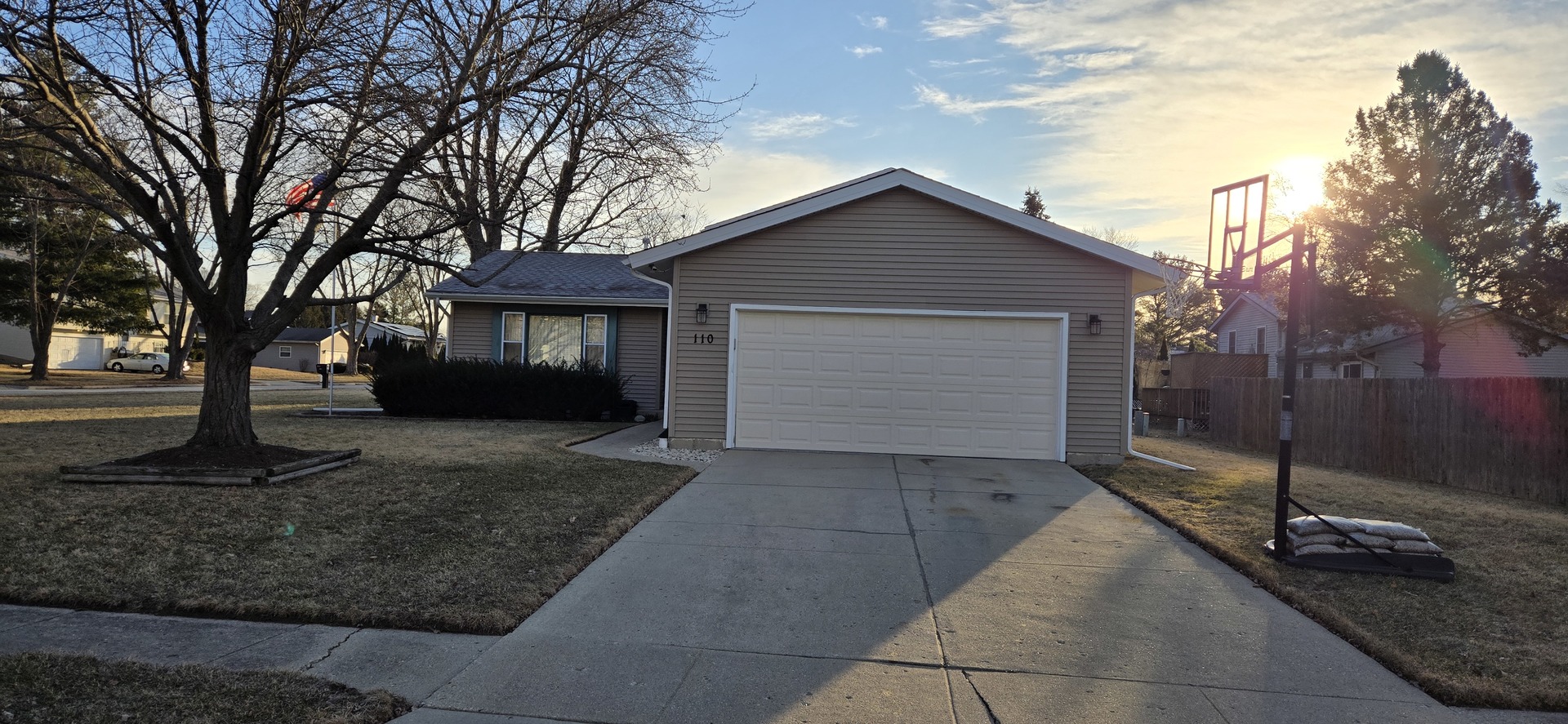 110 N Ashland Drive, McHenry, IL 60050