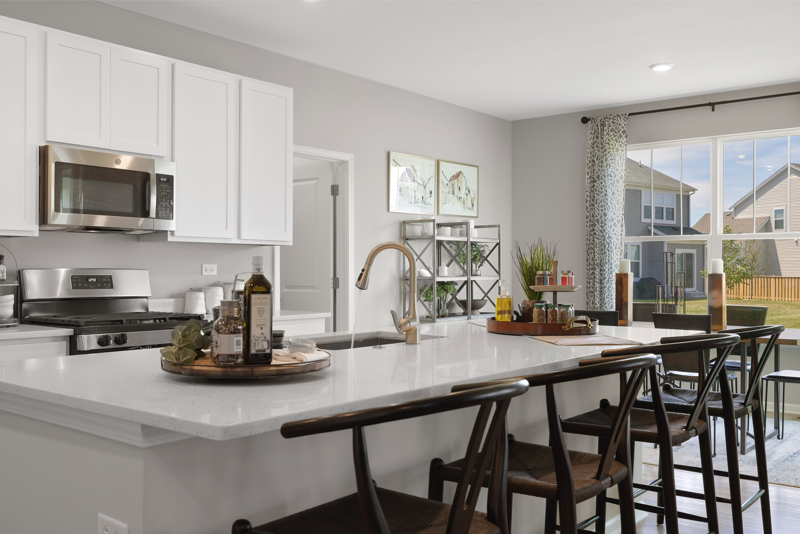 594 Lismore Circle, Elgin, IL 60124