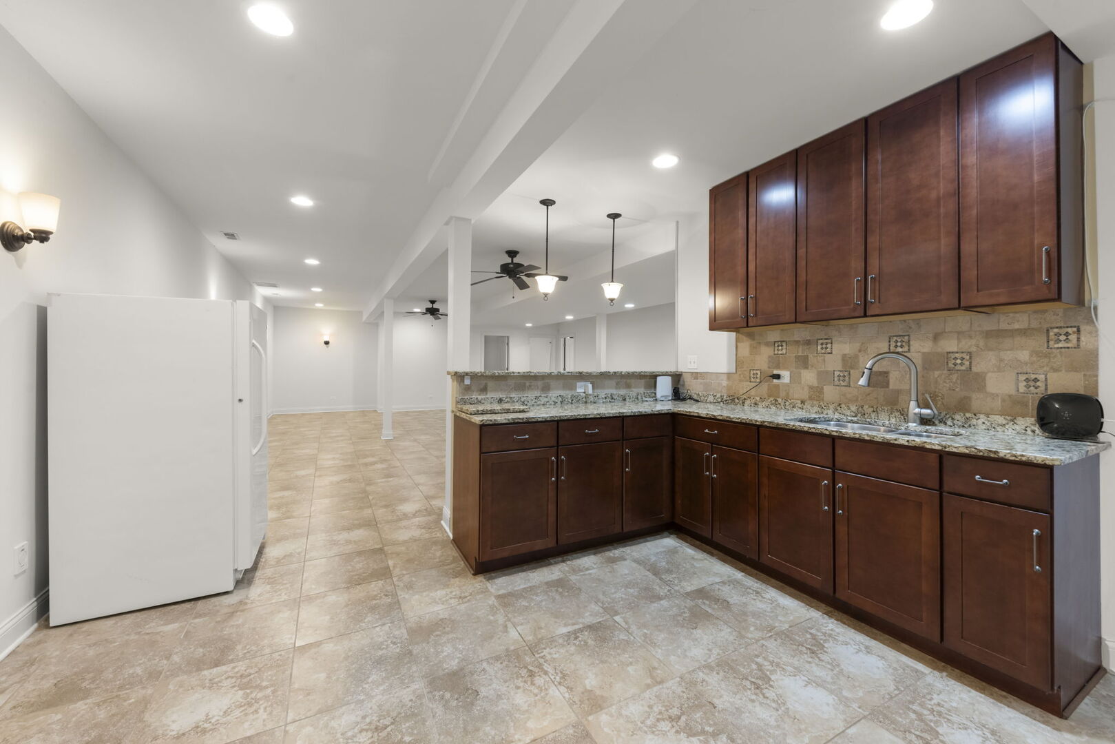 204 Amherst Circle, Oswego, IL 60543