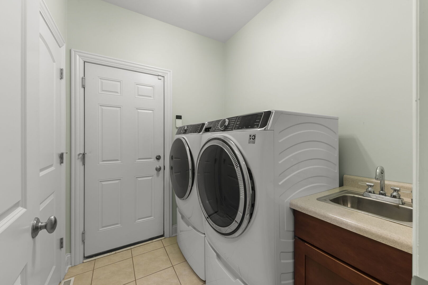 204 Amherst Circle, Oswego, IL 60543