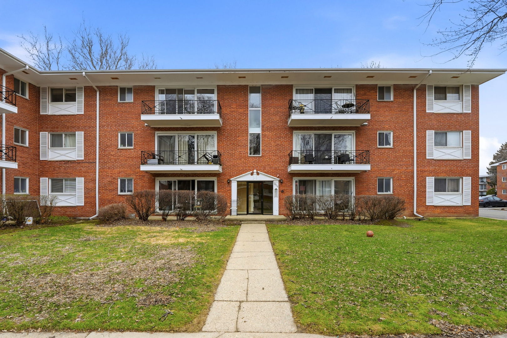 10111 Old Orchard Court #304, Skokie, IL 60076