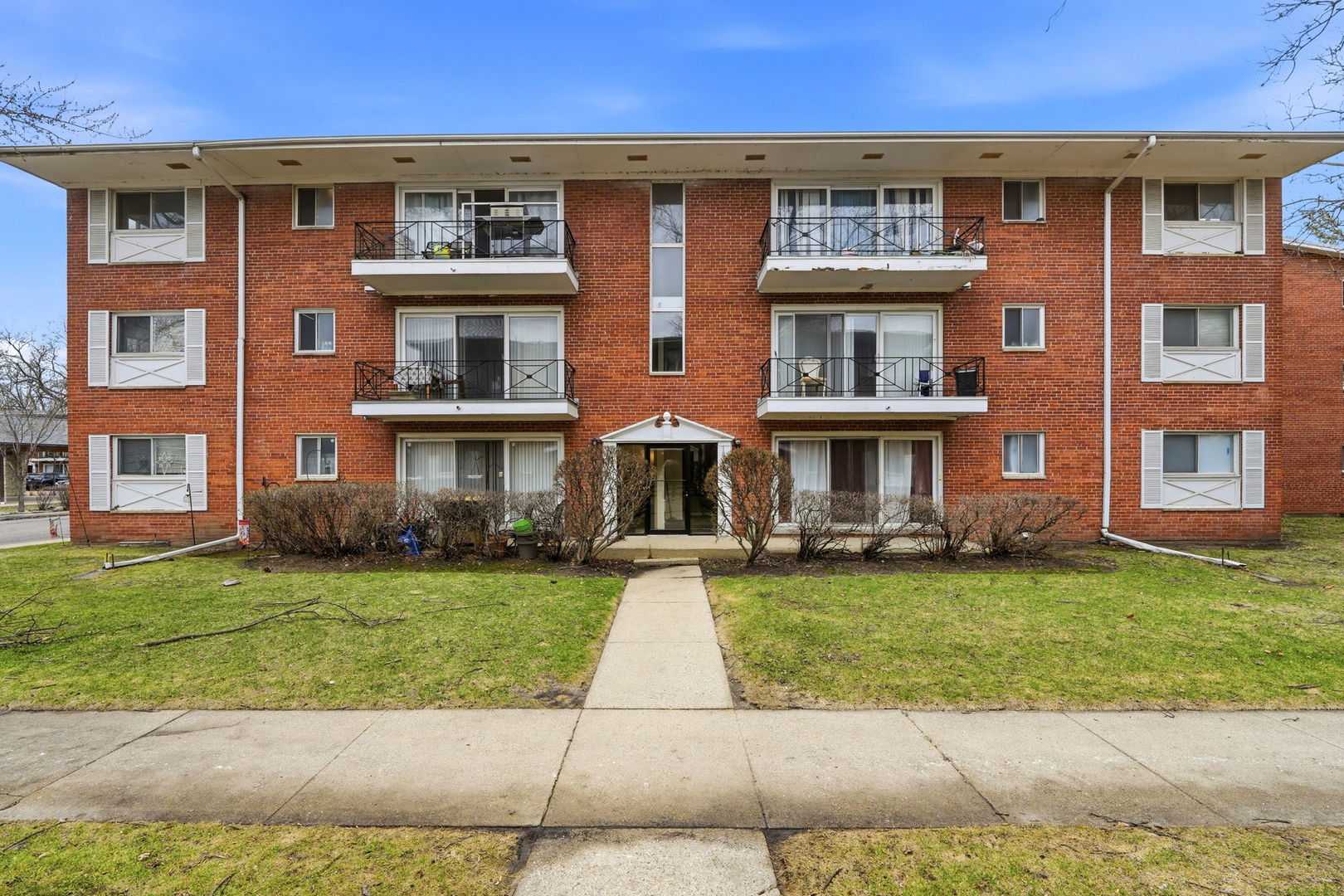10111 Old Orchard Court #304, Skokie, IL 60076